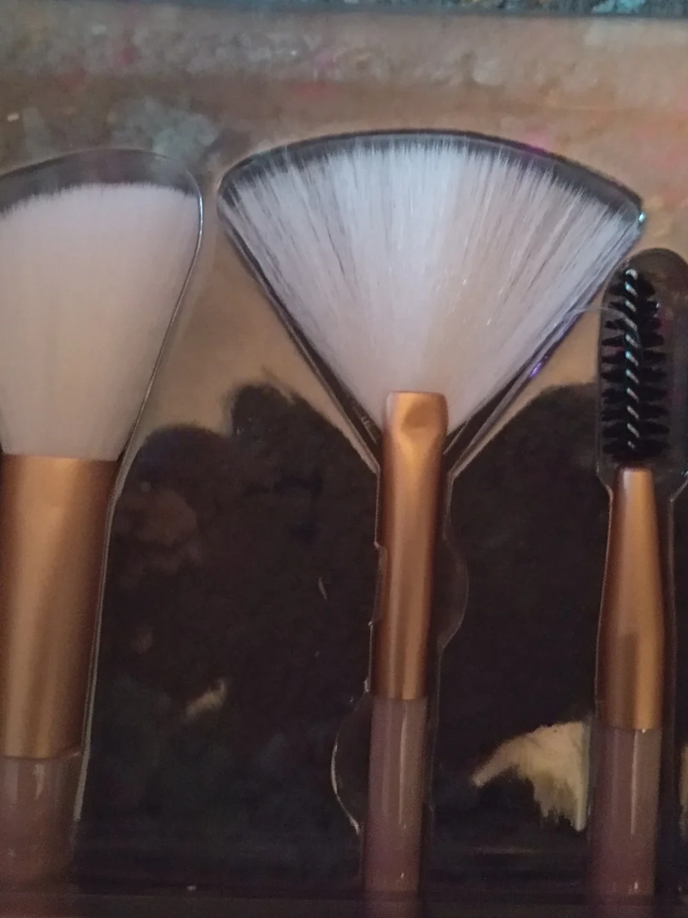 Revolution Makeup Eyeshadow Palette and Brush Set - Rose Gold & White